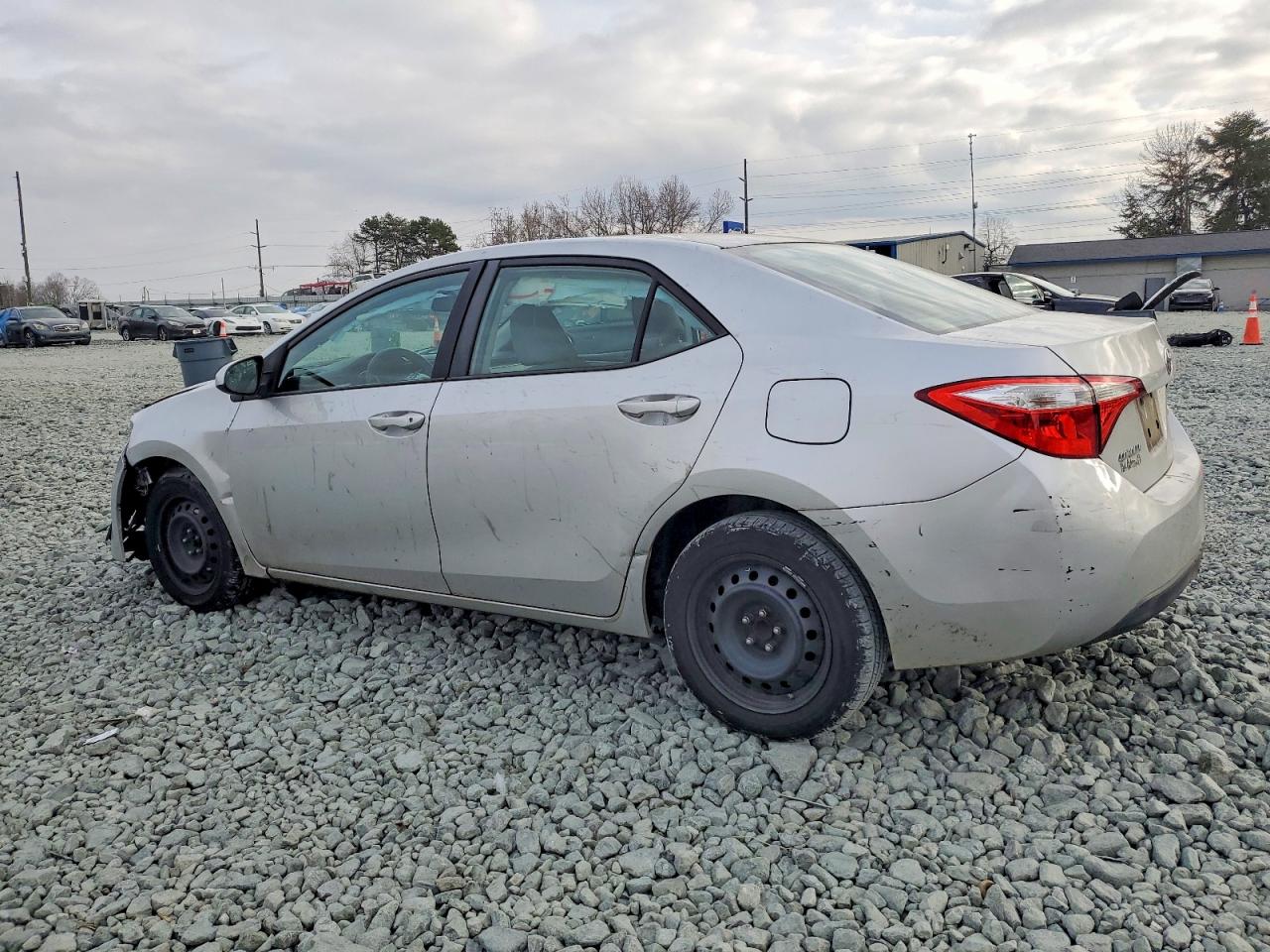 2014 TOYOTA COROLLA L photo 2