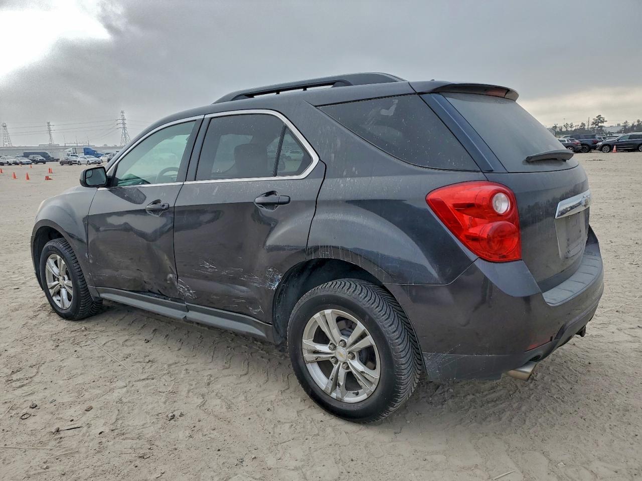 2013 CHEVROLET EQUINOX LT photo 2