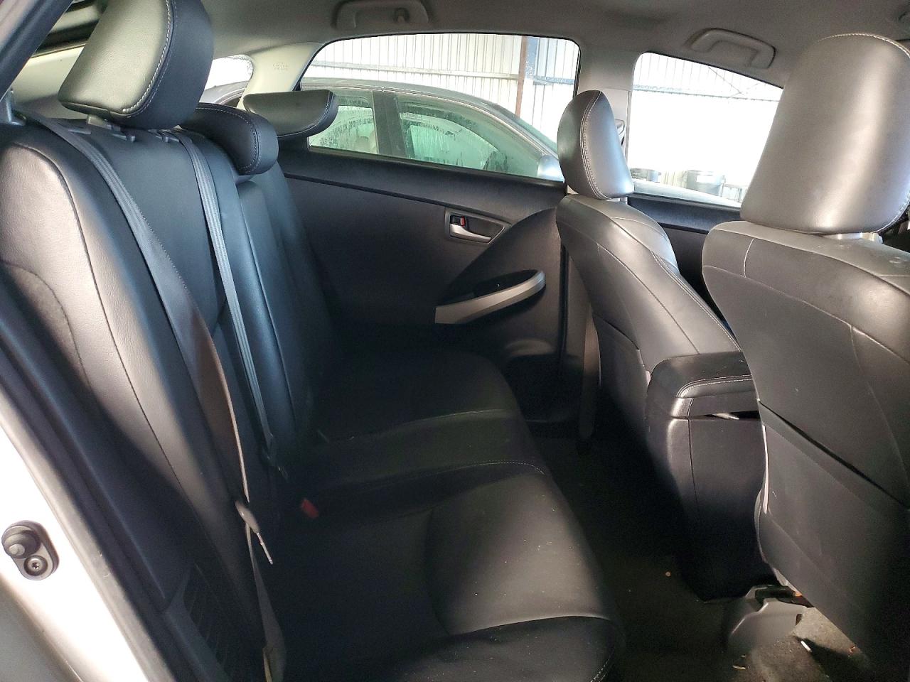2013 TOYOTA PRIUS photo 10