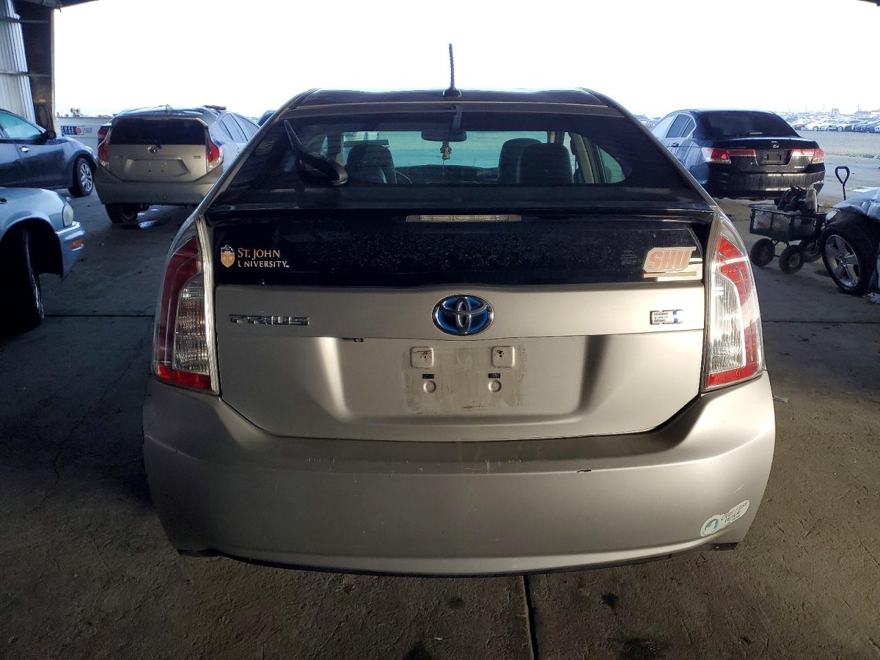 2013 TOYOTA PRIUS photo 6