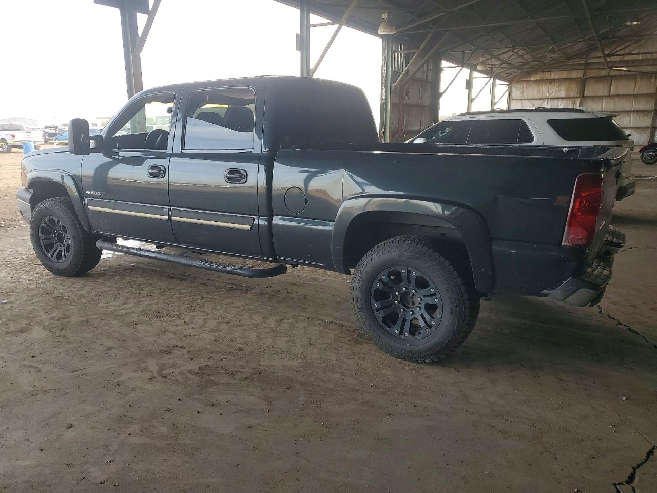 2003 CHEVROLET SILVERADO C1500 HEAVY DUTY photo 2