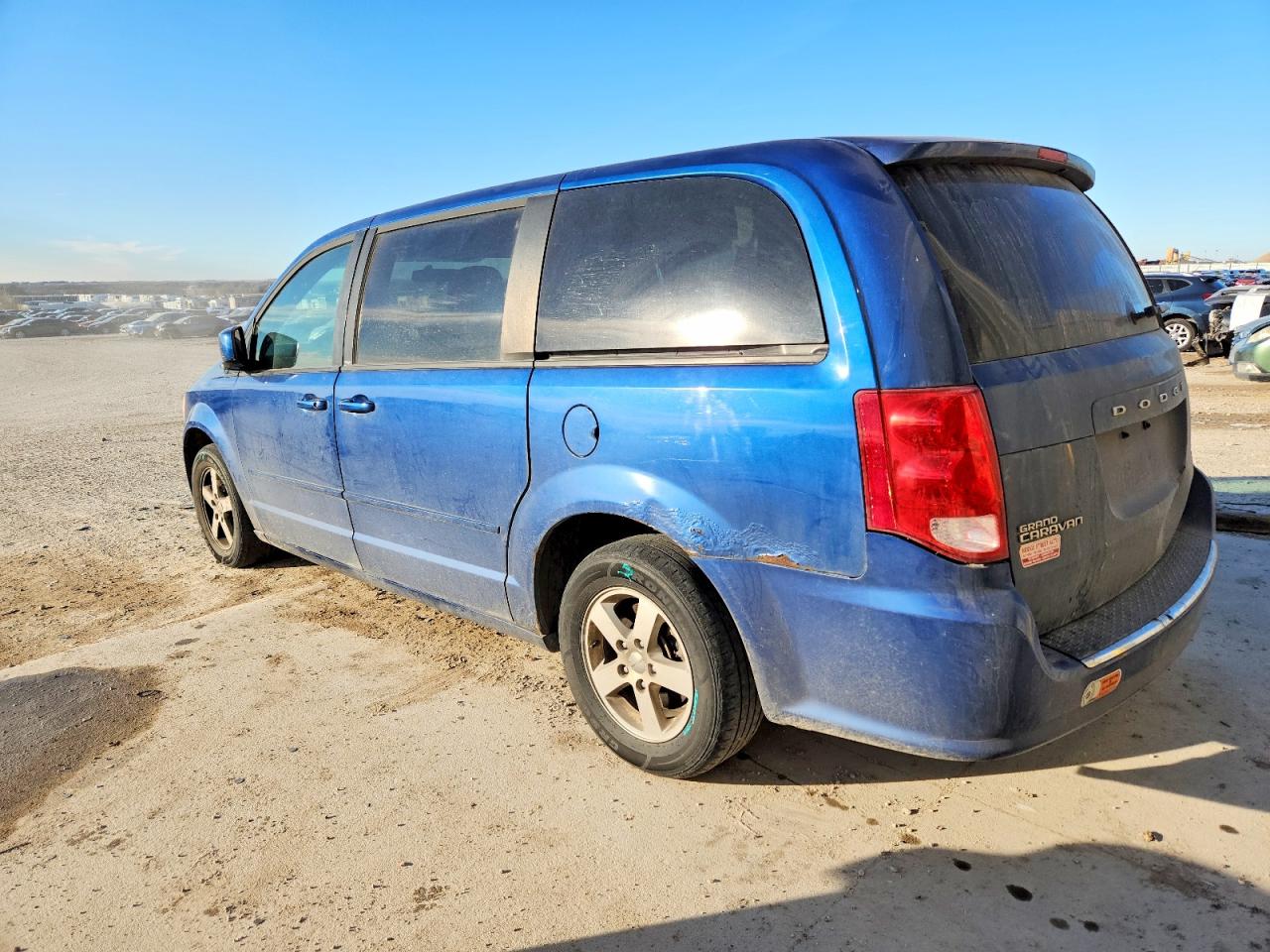 2011 DODGE GRAND CARAVAN MAINSTREET photo 2