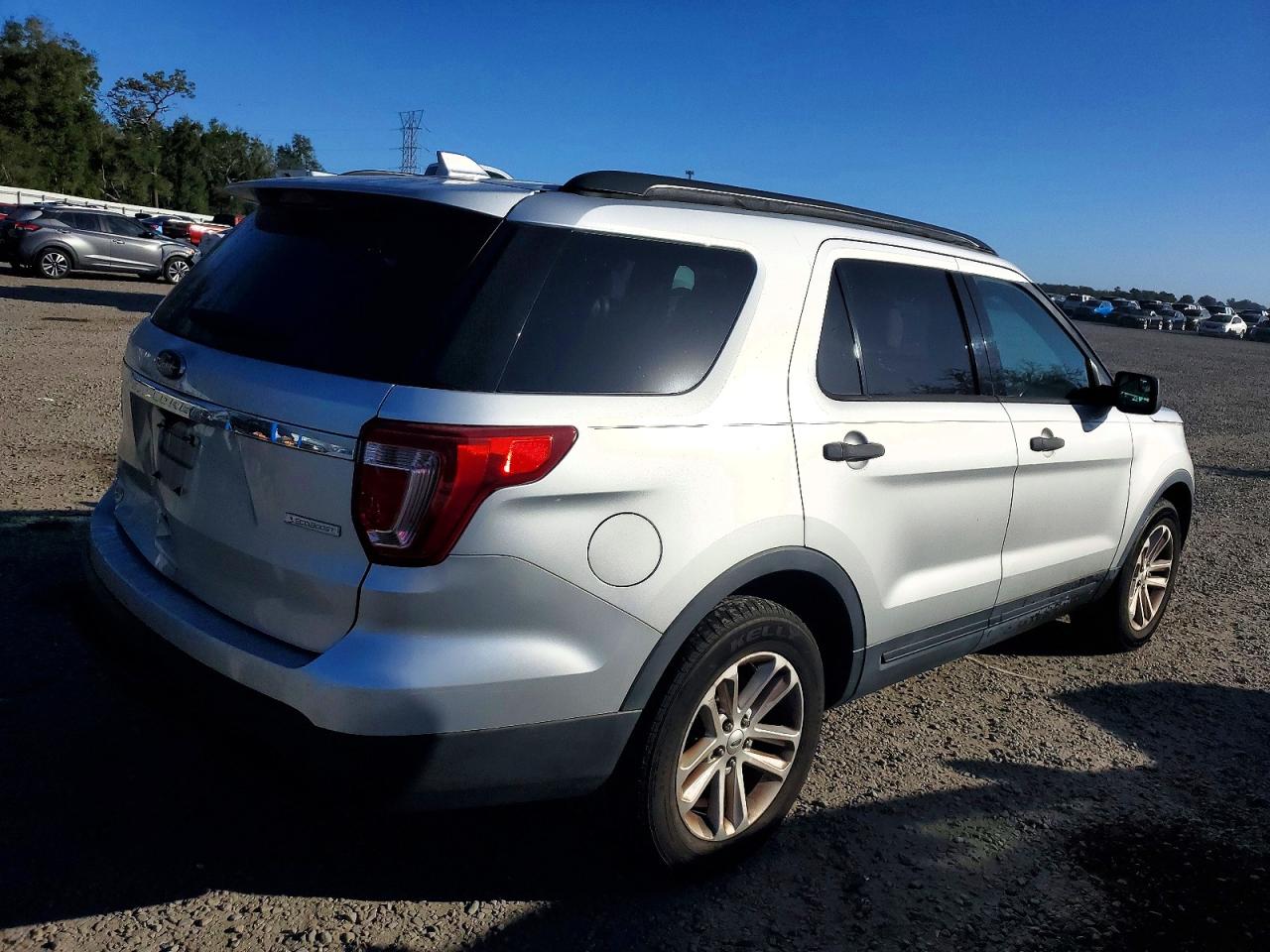 2016 FORD EXPLORER photo 3