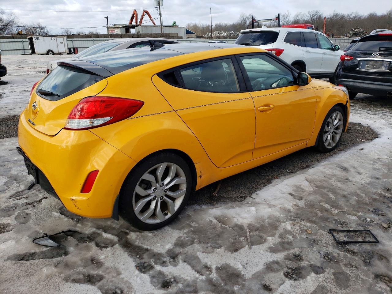 2013 HYUNDAI VELOSTER photo 5