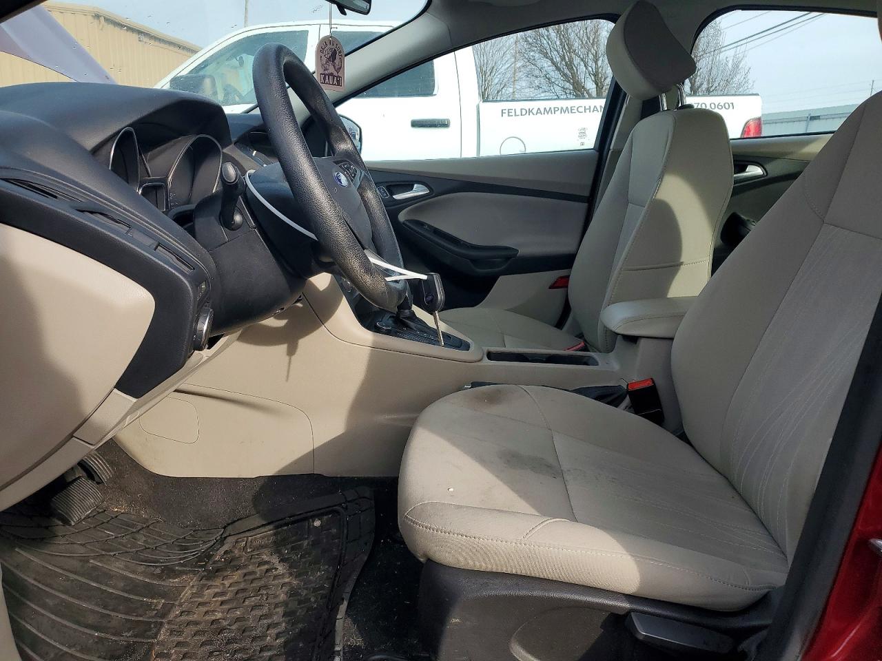 2017 FORD FOCUS SE photo 7