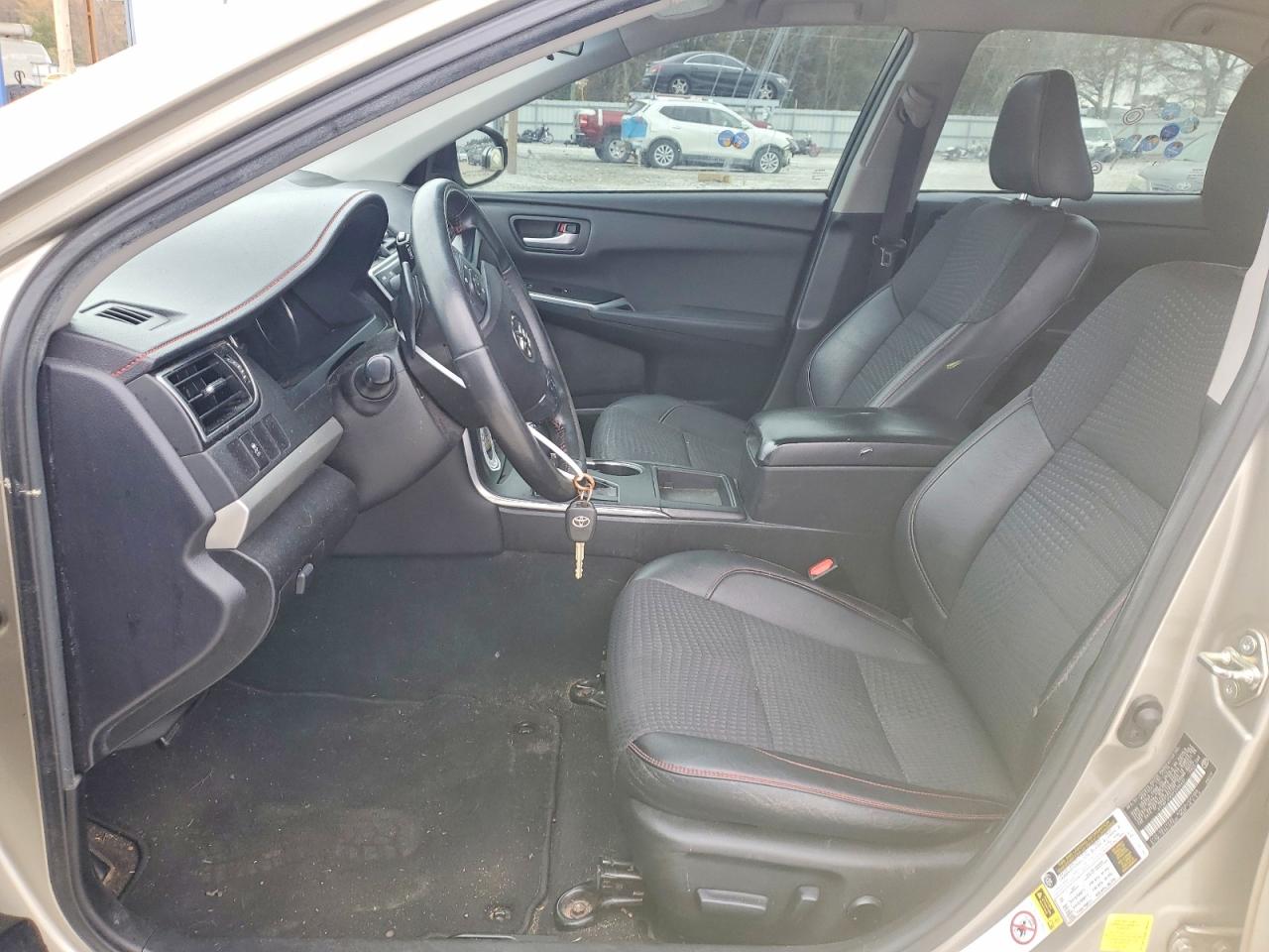 2015 TOYOTA CAMRY LE photo 7