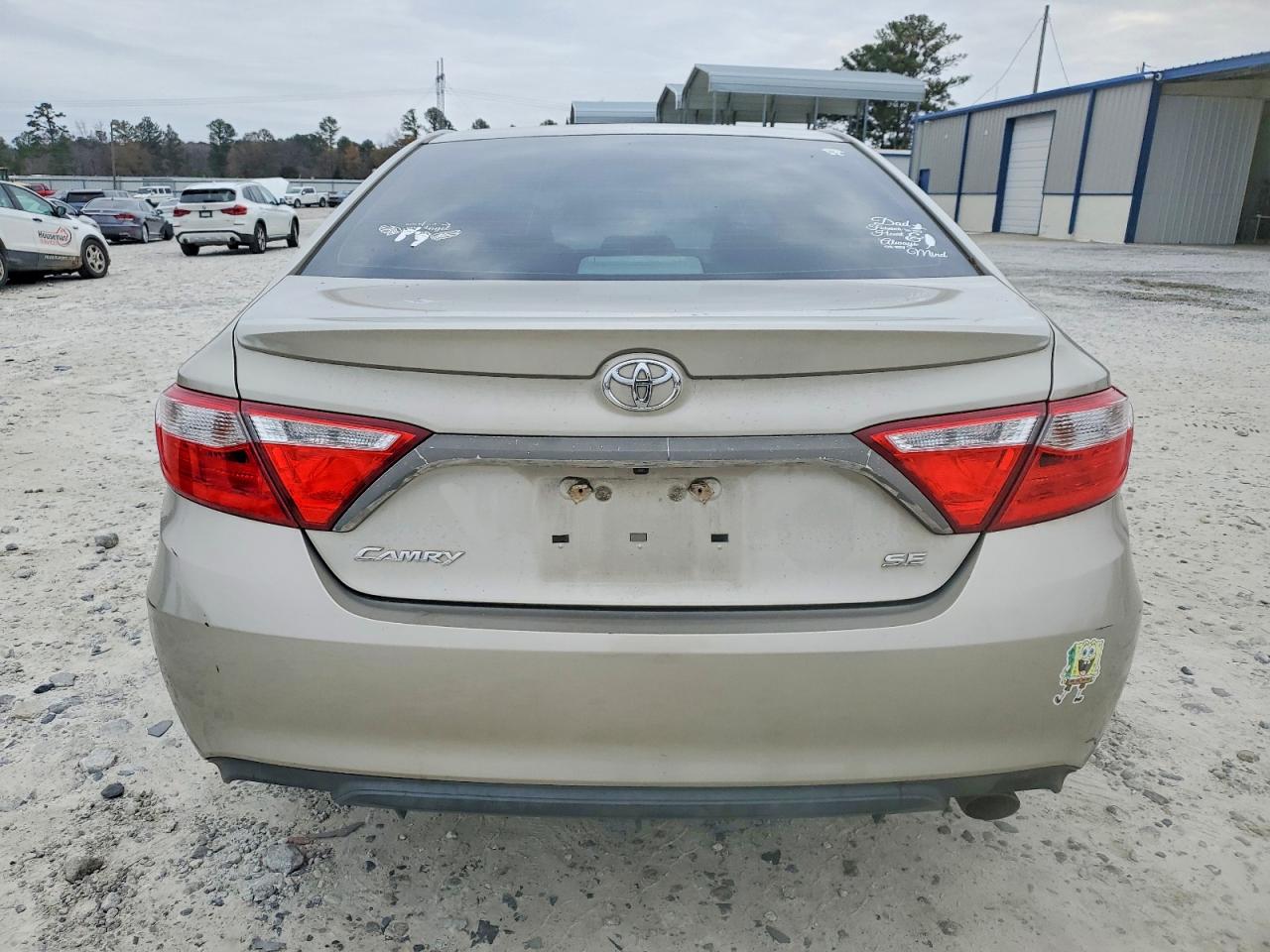 2015 TOYOTA CAMRY LE photo 6