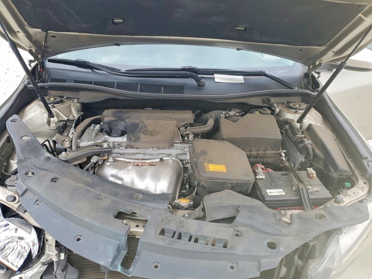 2015 TOYOTA CAMRY LE photo 11
