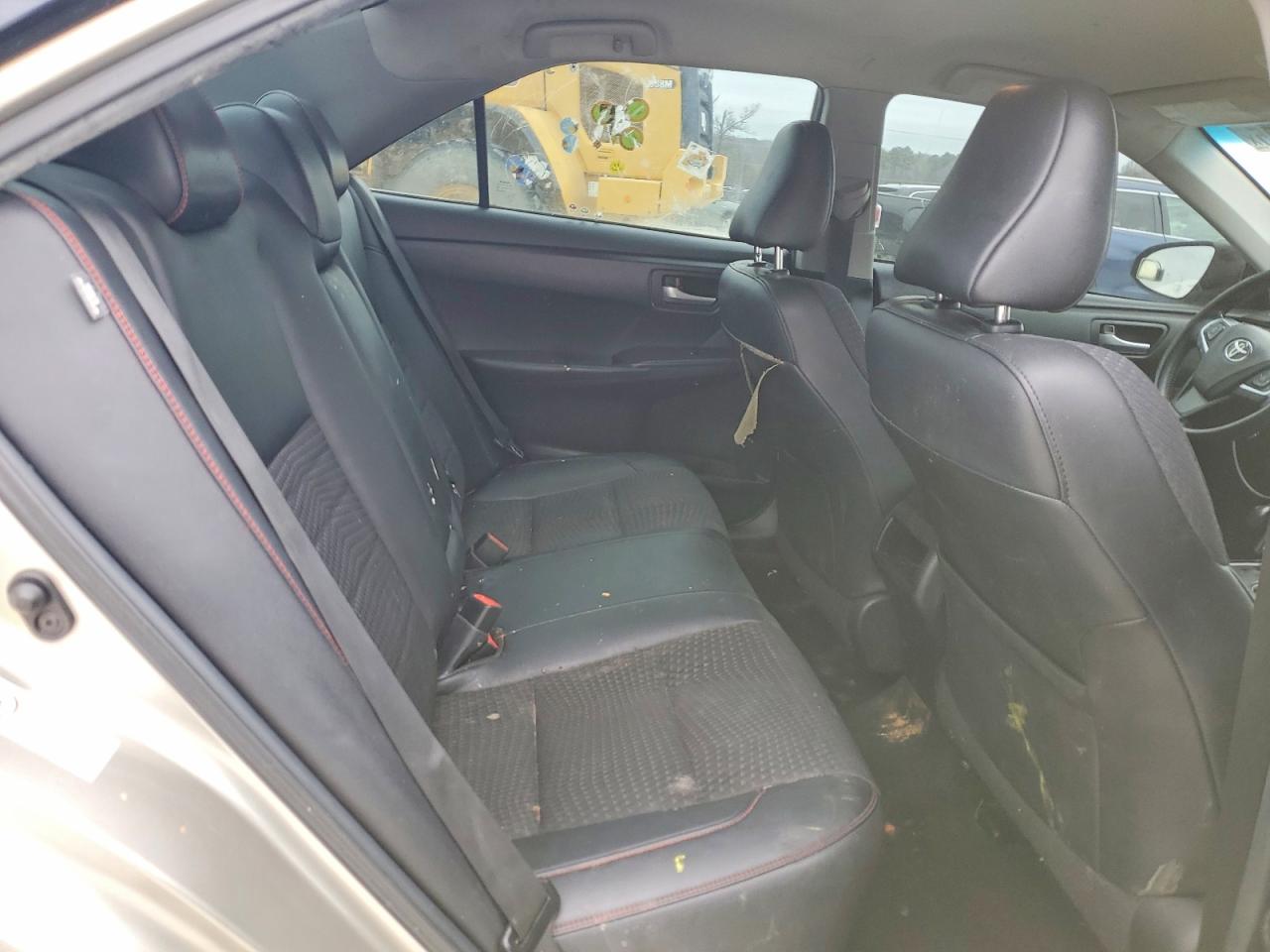 2015 TOYOTA CAMRY LE photo 10