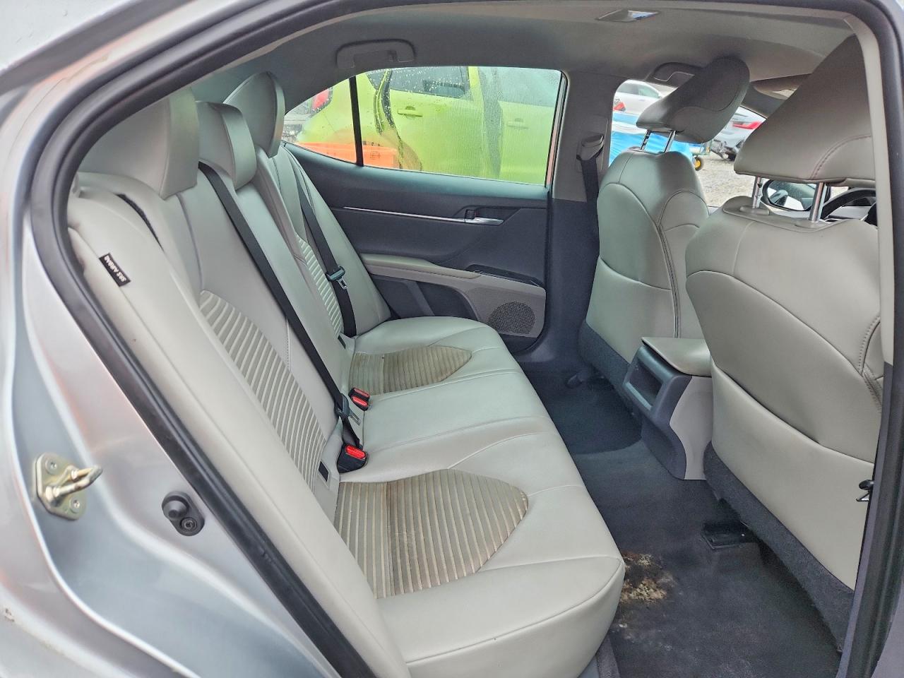 2019 TOYOTA CAMRY SE photo 10