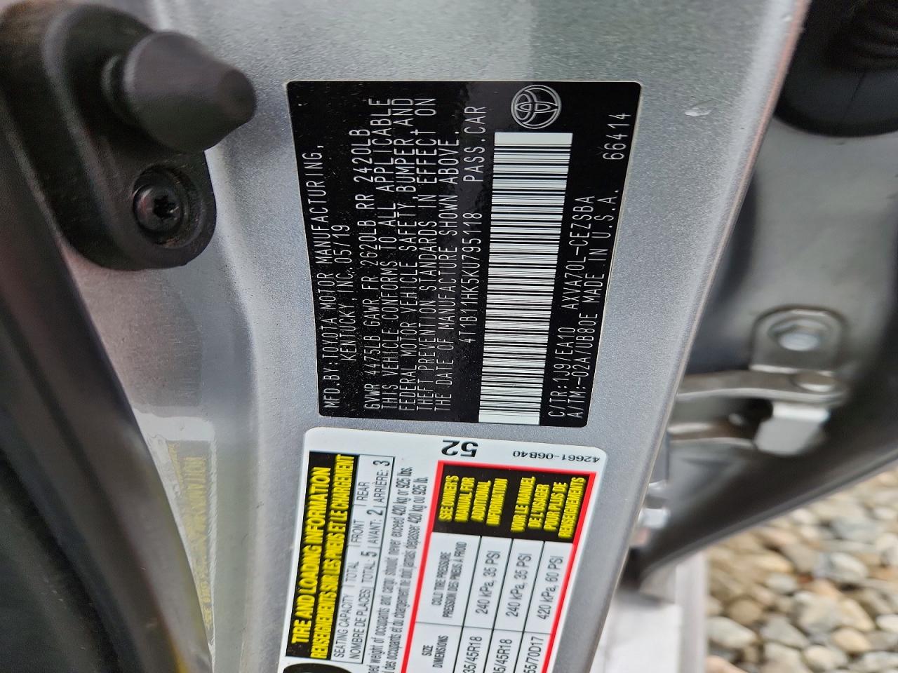 2019 TOYOTA CAMRY SE photo 12