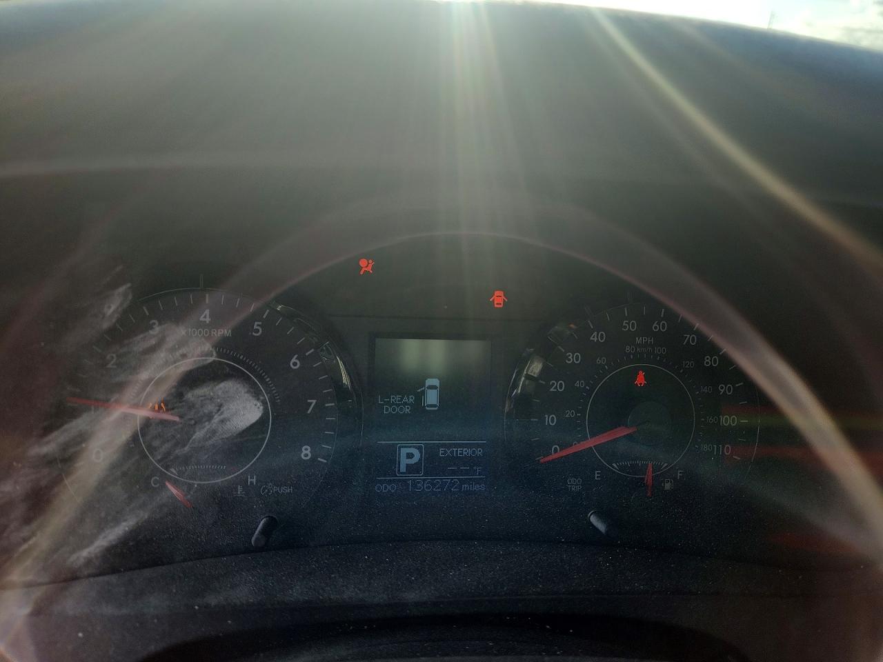 2017 TOYOTA SIENNA photo 9