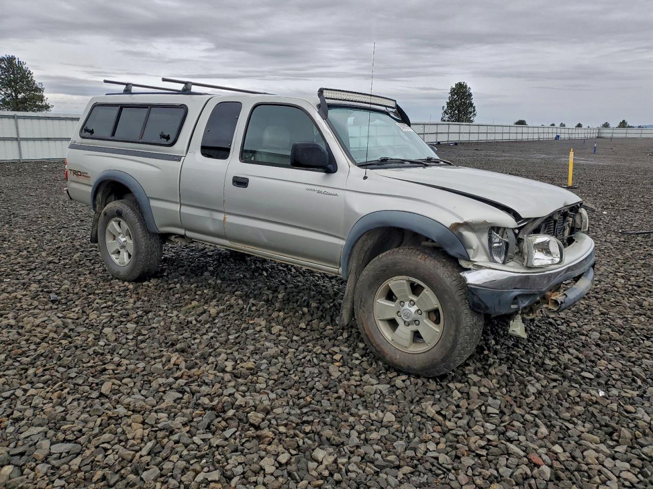2002 TOYOTA TACOMA XTRACAB photo 10