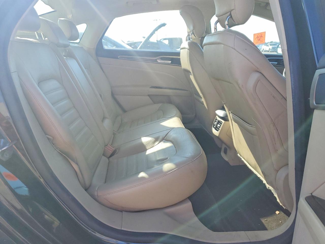 2015 FORD FUSION SE photo 10