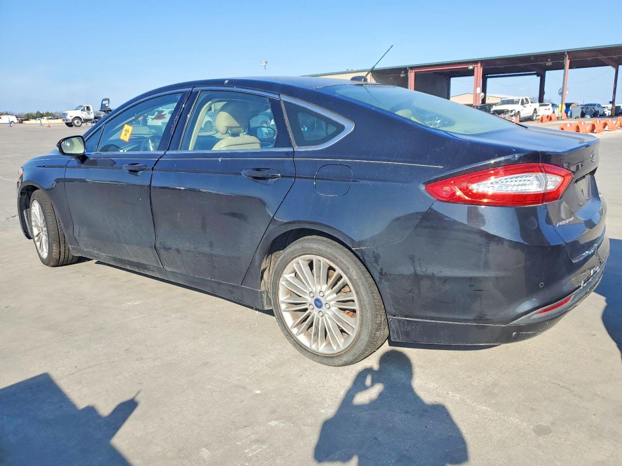 2015 FORD FUSION SE photo 2