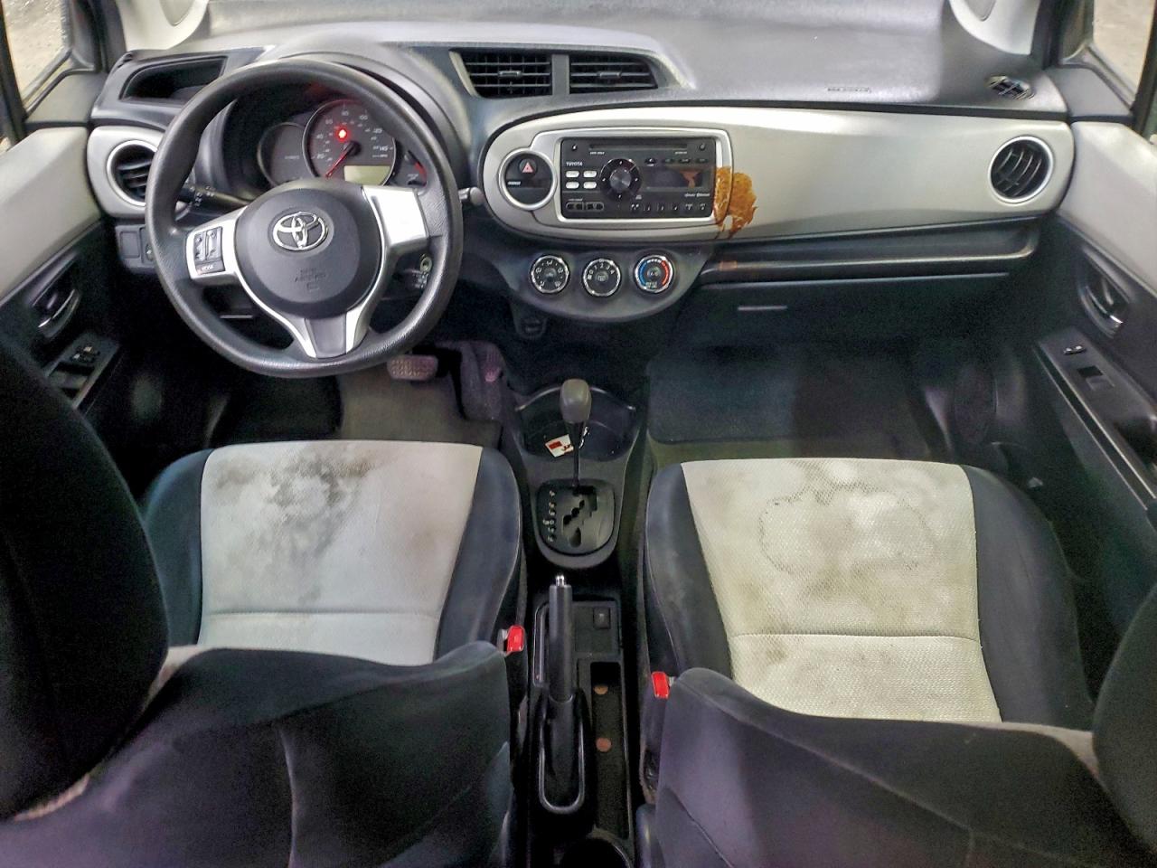 2012 TOYOTA YARIS photo 8