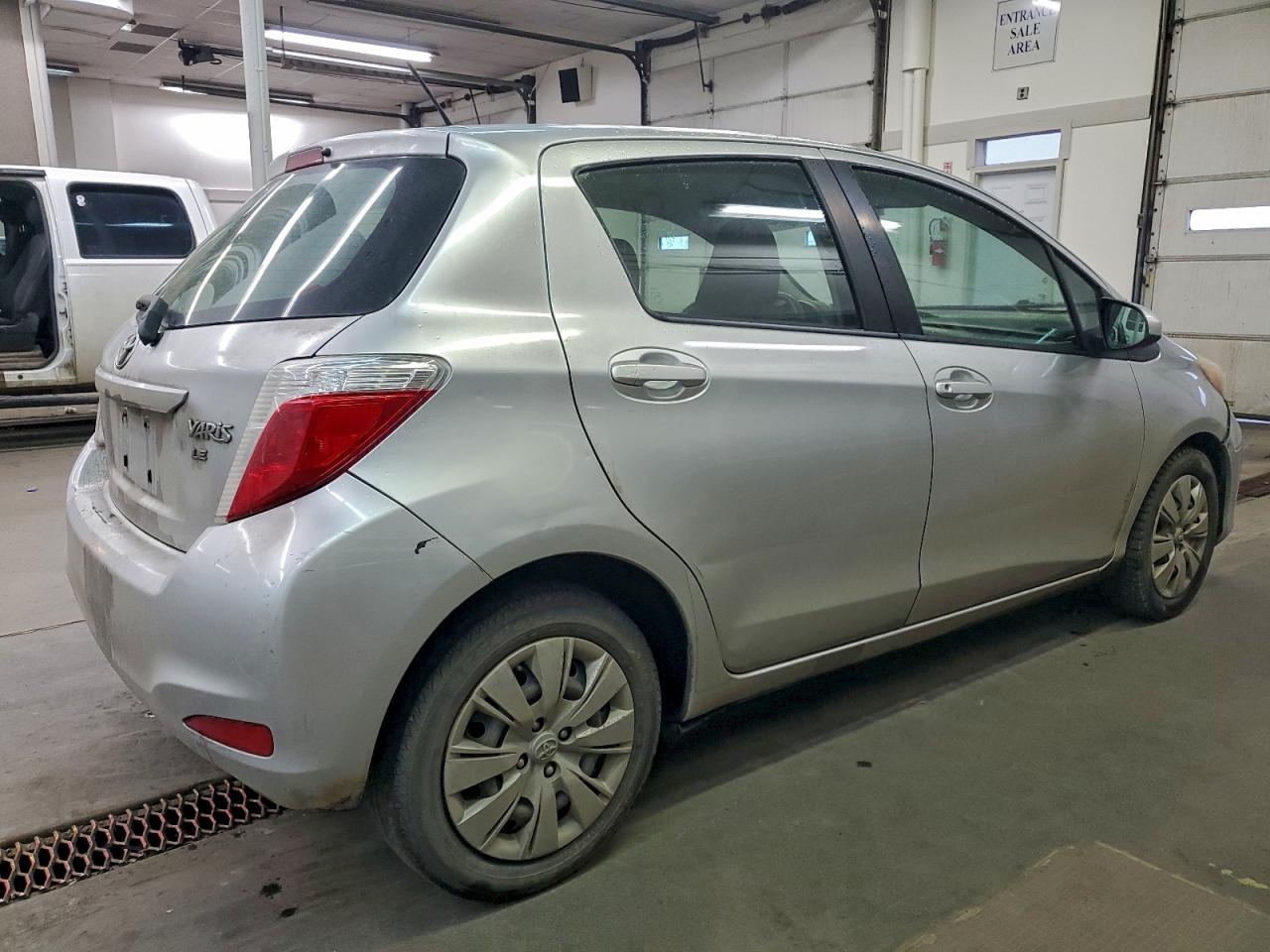 2012 TOYOTA YARIS photo 3