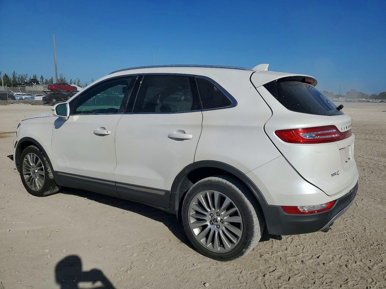 2017 LINCOLN MKC RESERVE photo 2