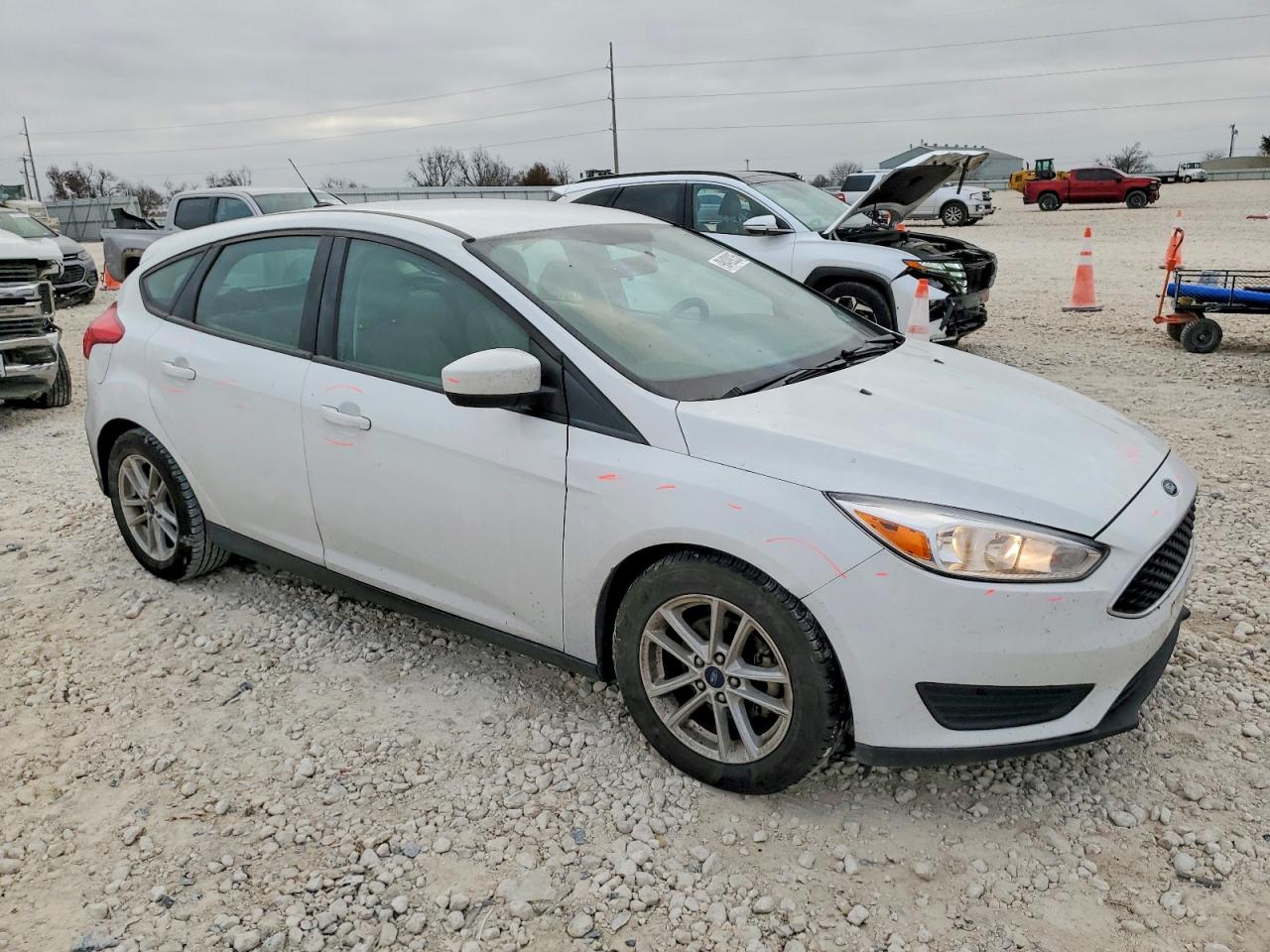 2018 FORD FOCUS SE photo 4