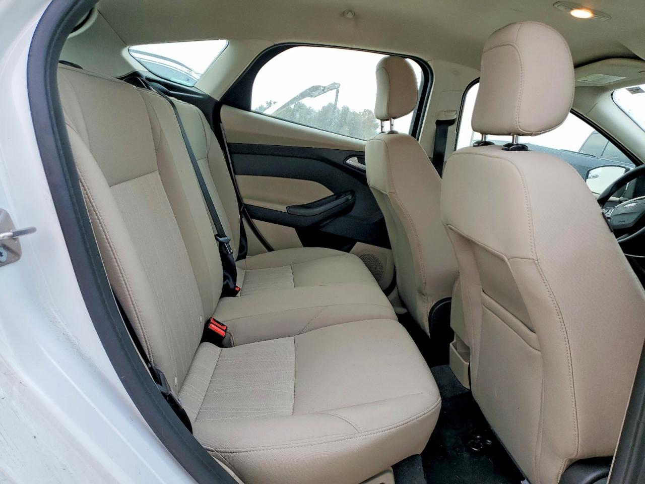 2018 FORD FOCUS SE photo 10