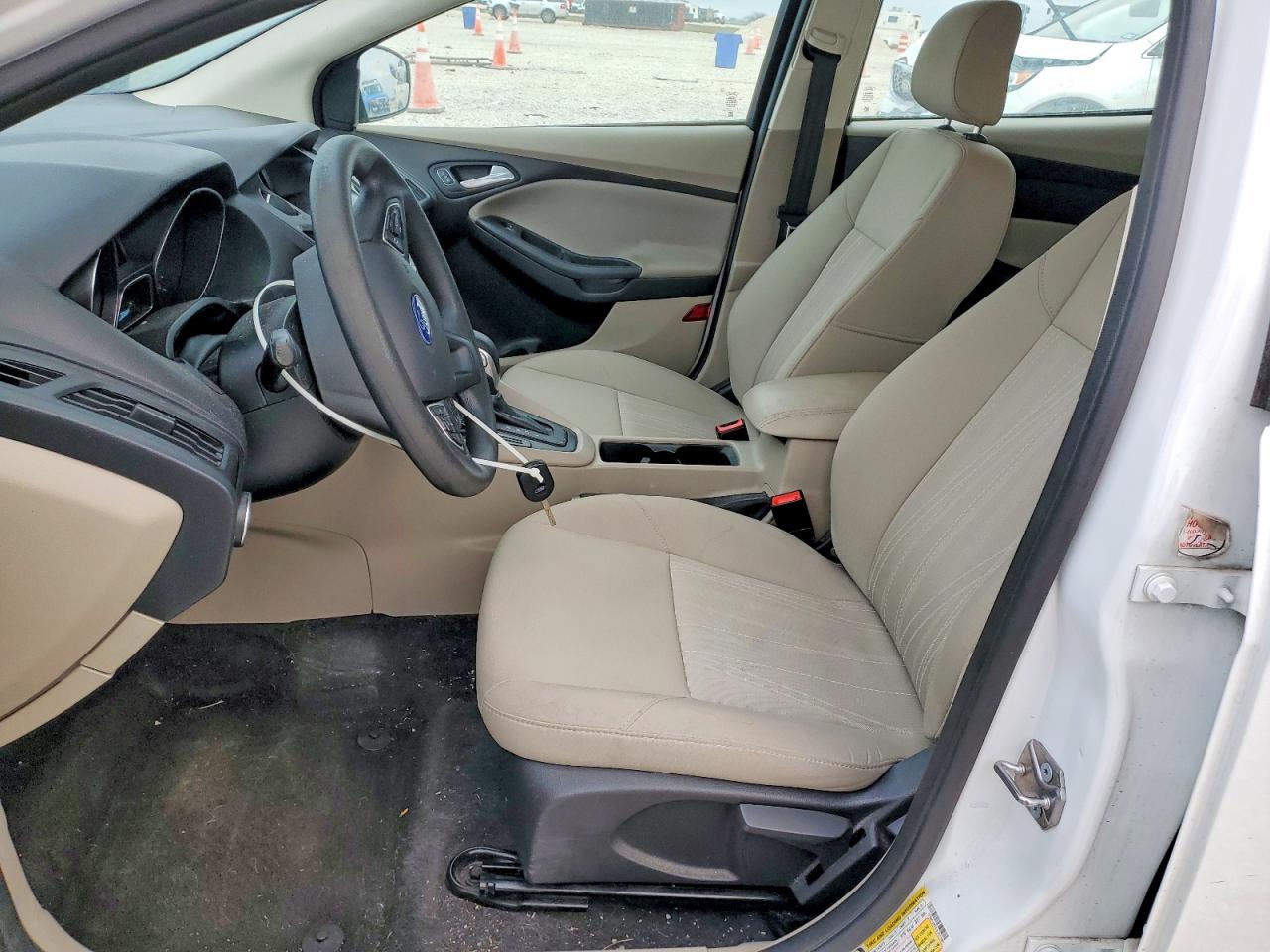 2018 FORD FOCUS SE photo 7