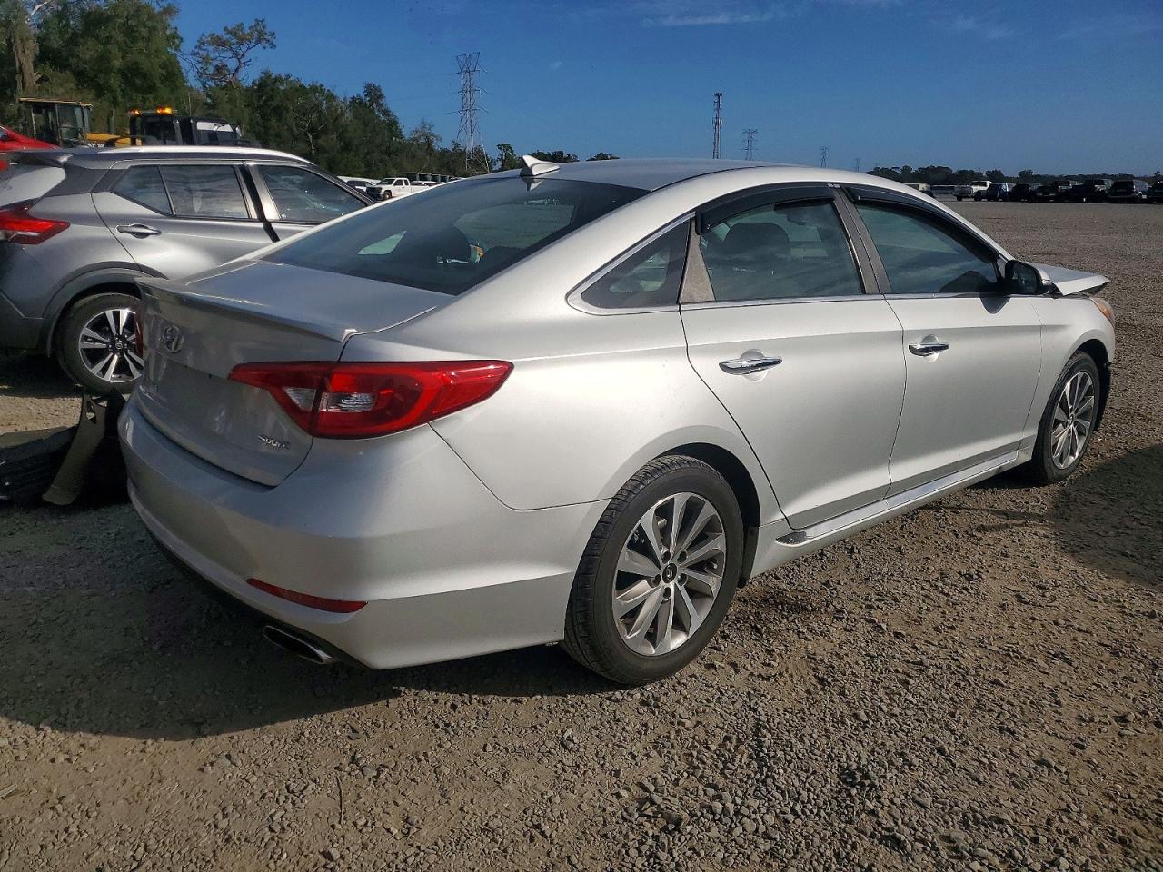 2015 HYUNDAI SONATA SPORT photo 3