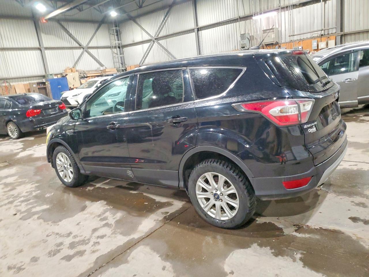 2017 FORD ESCAPE SE photo 2