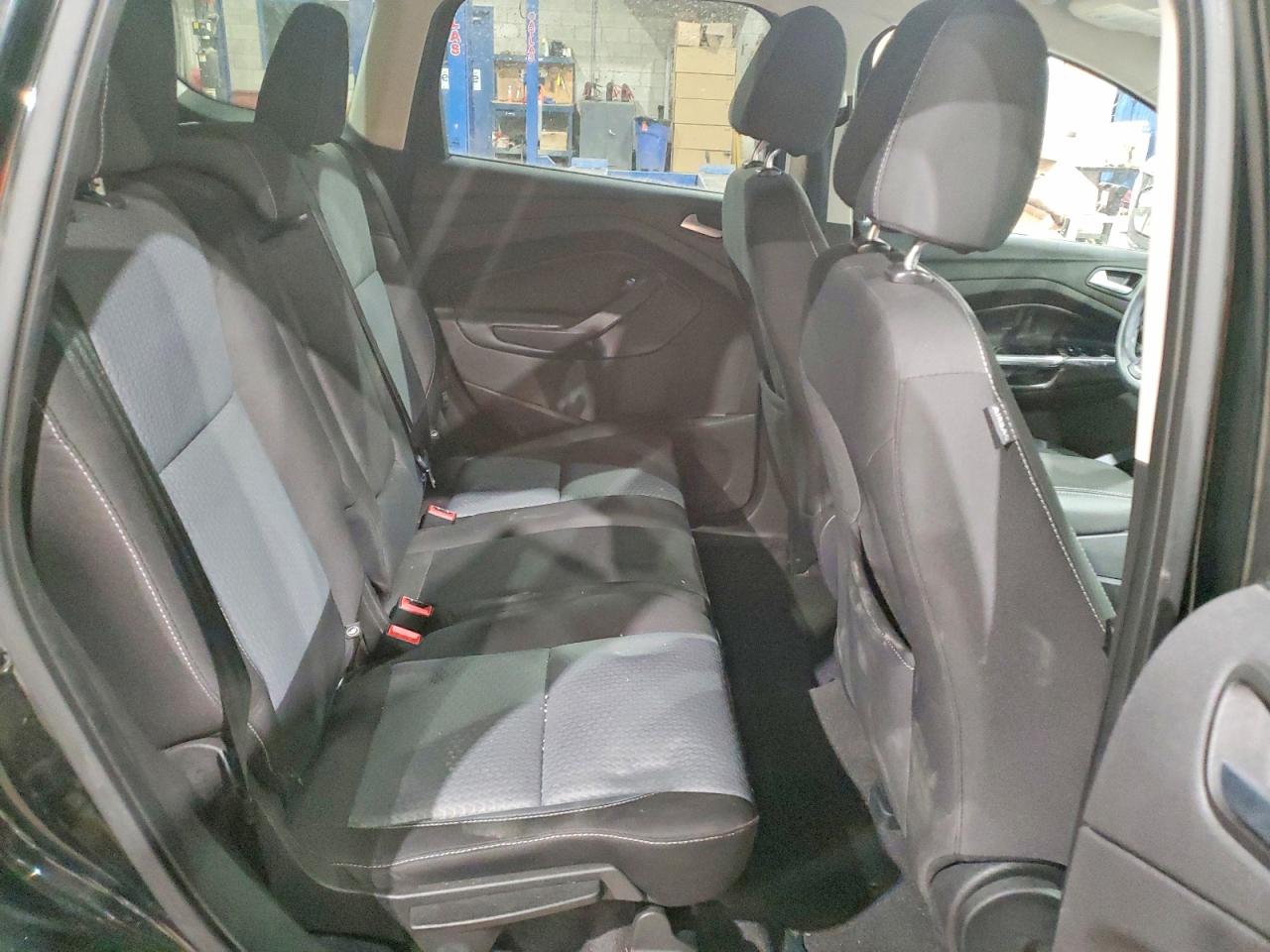 2017 FORD ESCAPE SE photo 10