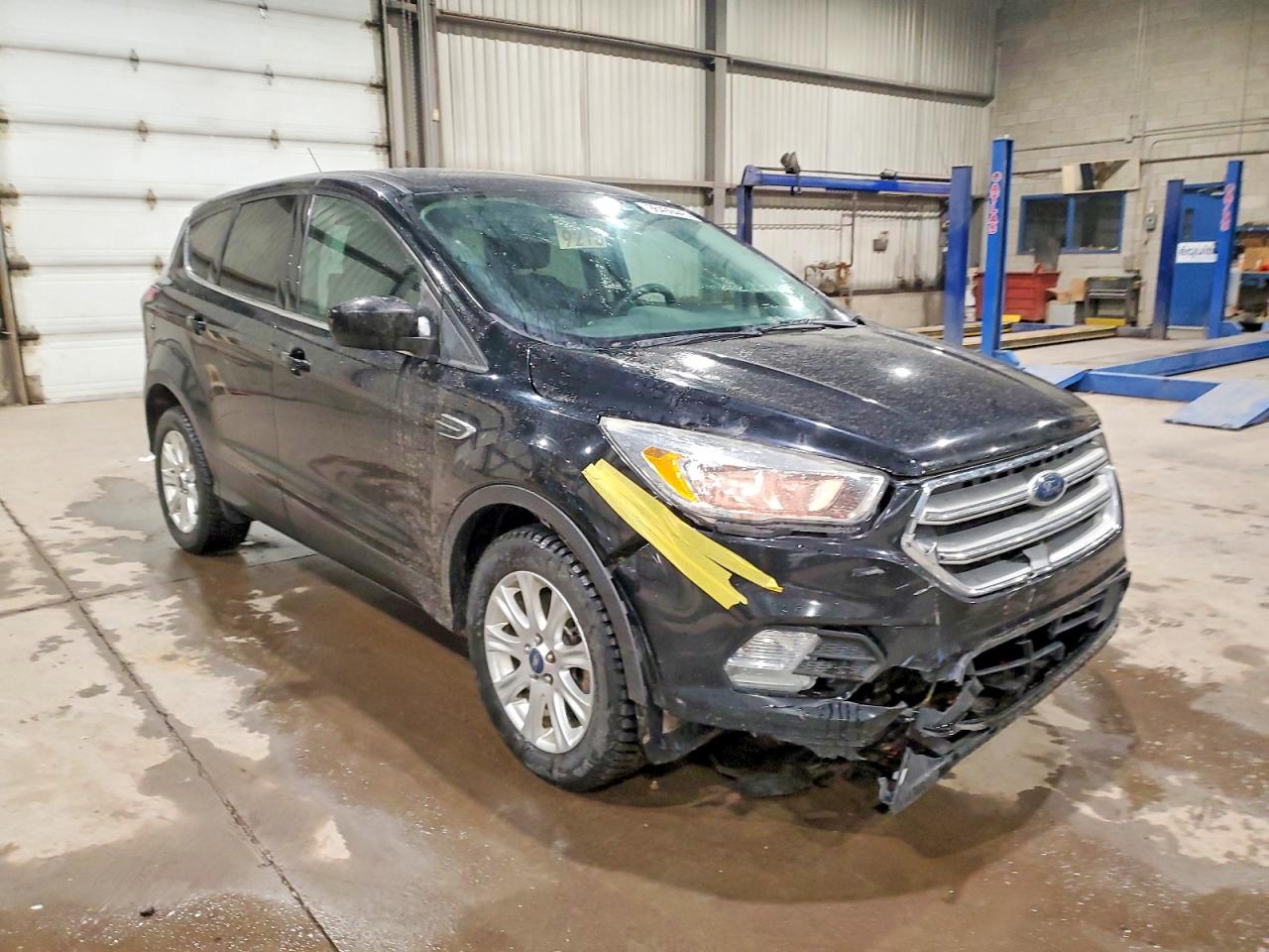 2017 FORD ESCAPE SE photo 4