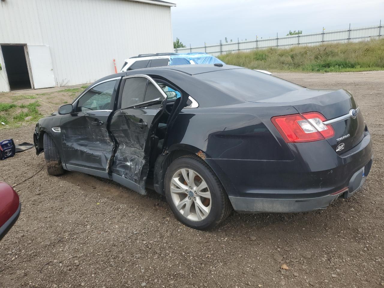 2010 FORD TAURUS SEL photo 3