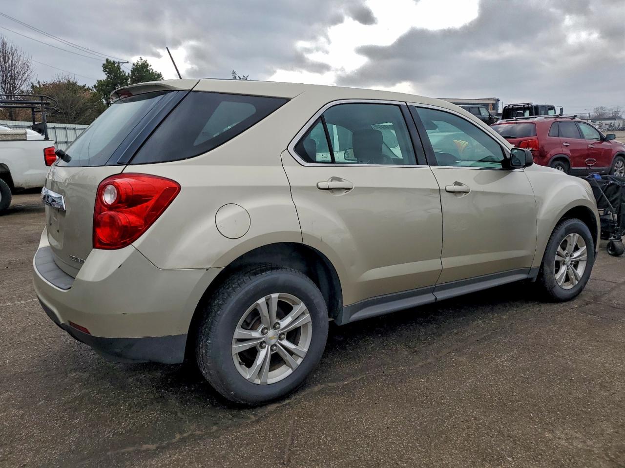 2015 CHEVROLET EQUINOX LS photo 3