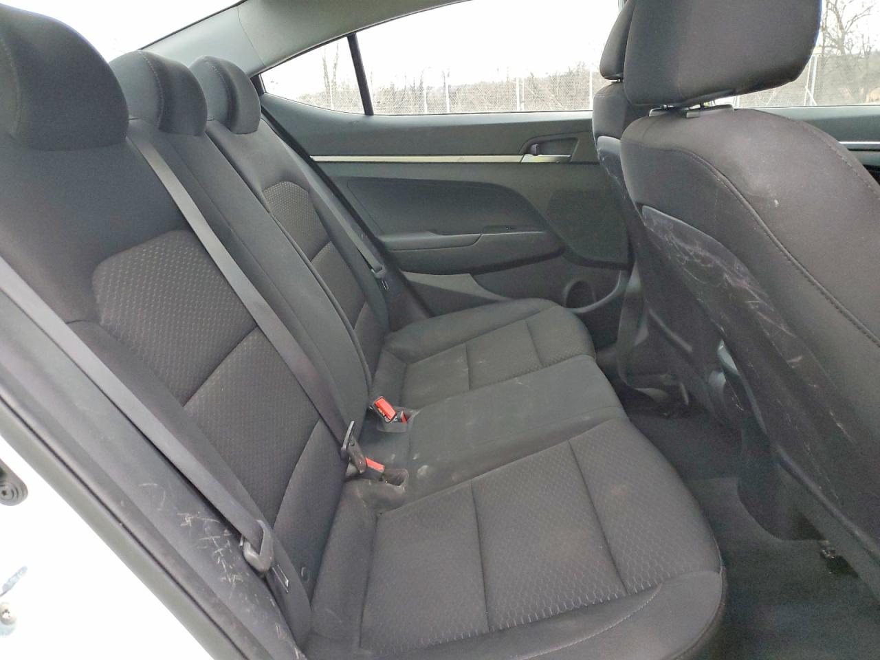 2019 HYUNDAI ELANTRA SE photo 10