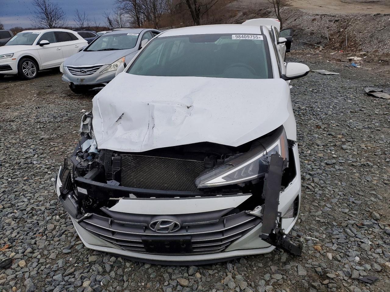 2019 HYUNDAI ELANTRA SE photo 5