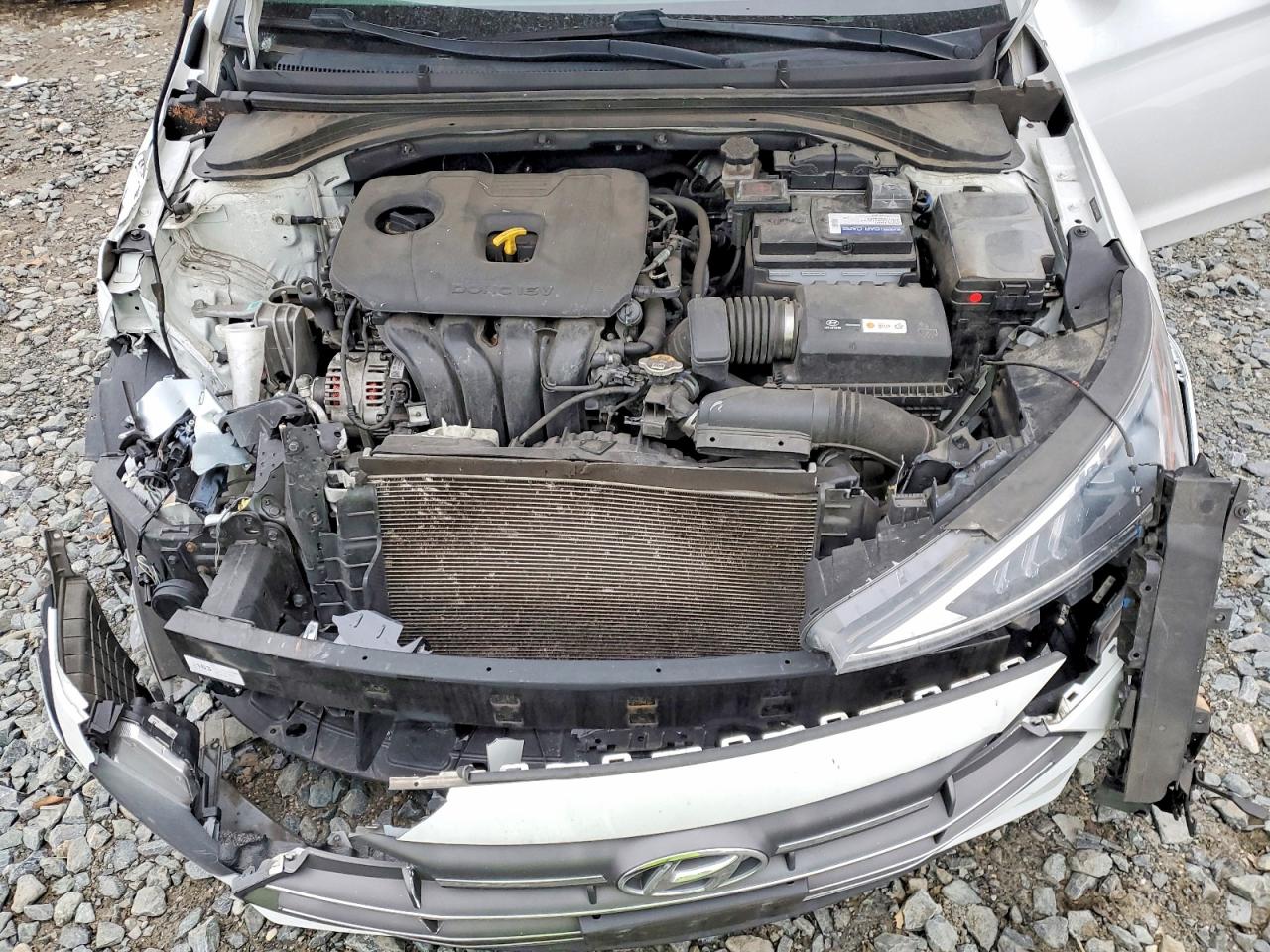 2019 HYUNDAI ELANTRA SE photo 11