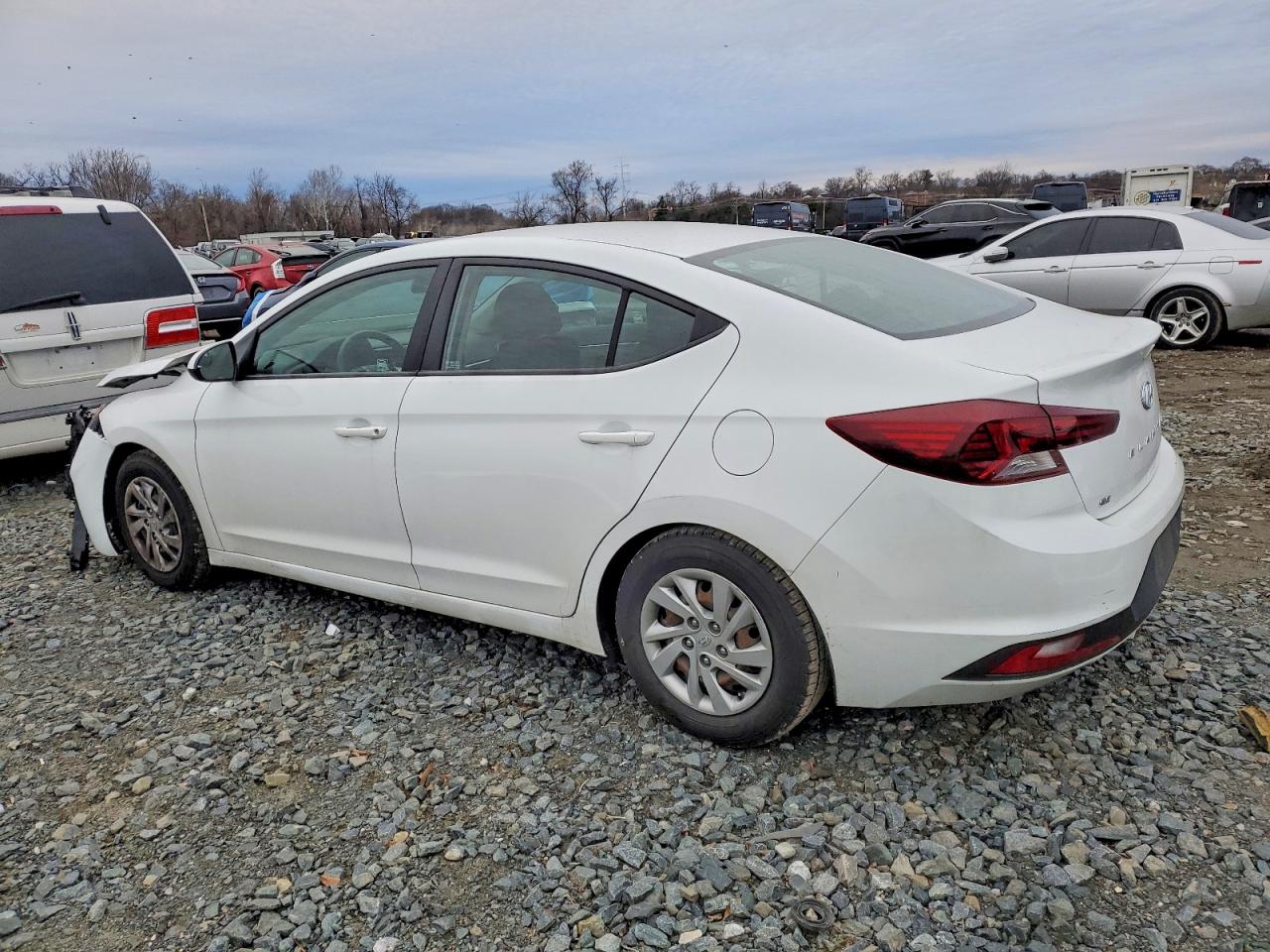 2019 HYUNDAI ELANTRA SE photo 2