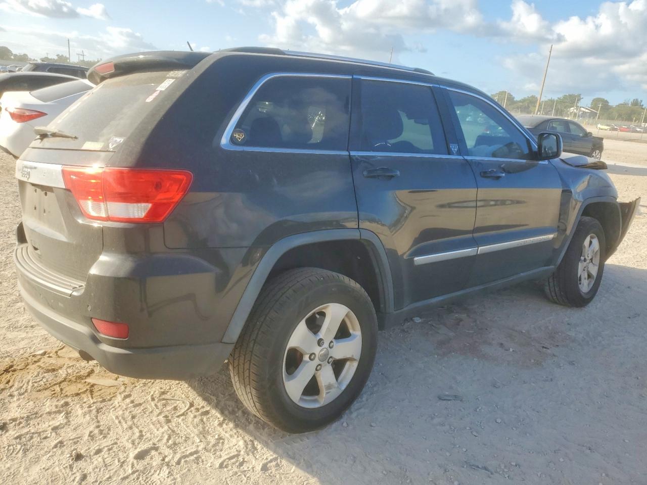 2012 JEEP GRAND CHEROKEE LAREDO photo 3