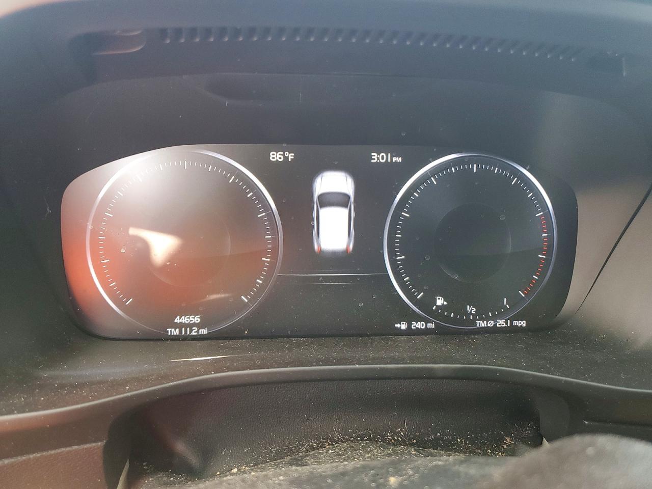 2021 VOLVO XC40 T4 MOMENTUM photo 9