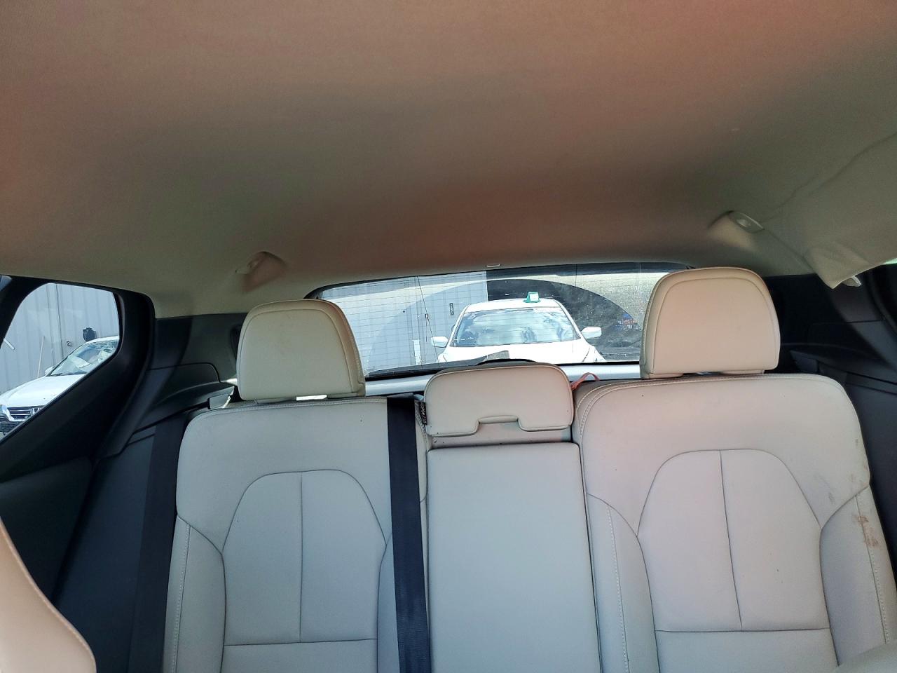 2021 VOLVO XC40 T4 MOMENTUM photo 10