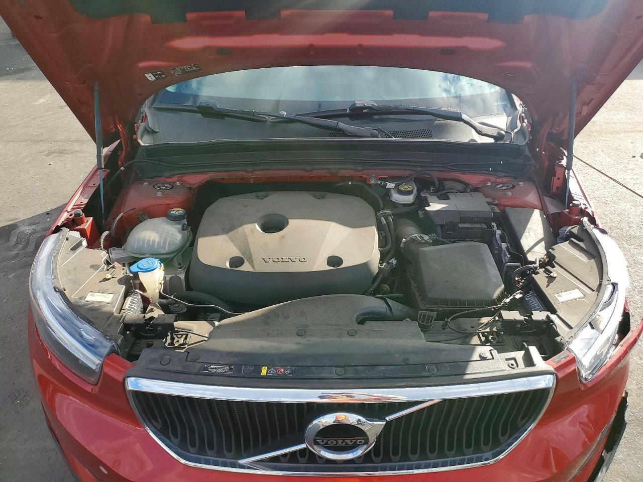 2021 VOLVO XC40 T4 MOMENTUM photo 12