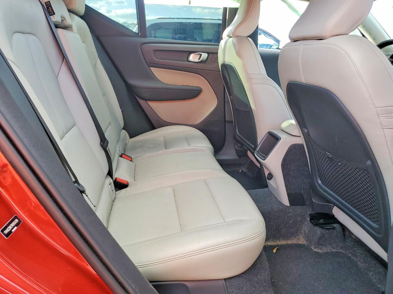 2021 VOLVO XC40 T4 MOMENTUM photo 11