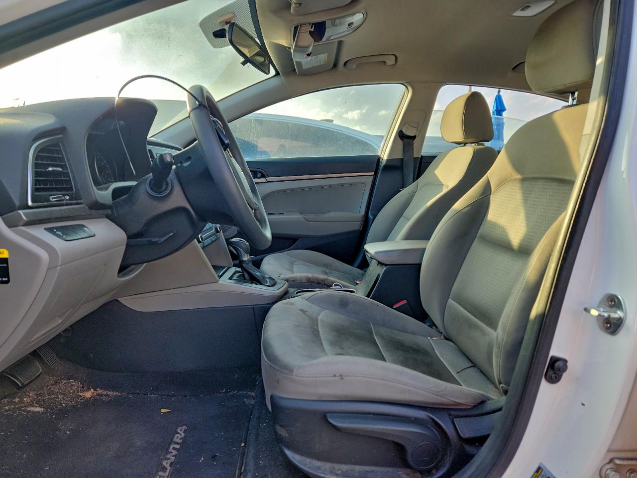 2017 HYUNDAI ELANTRA SE photo 7