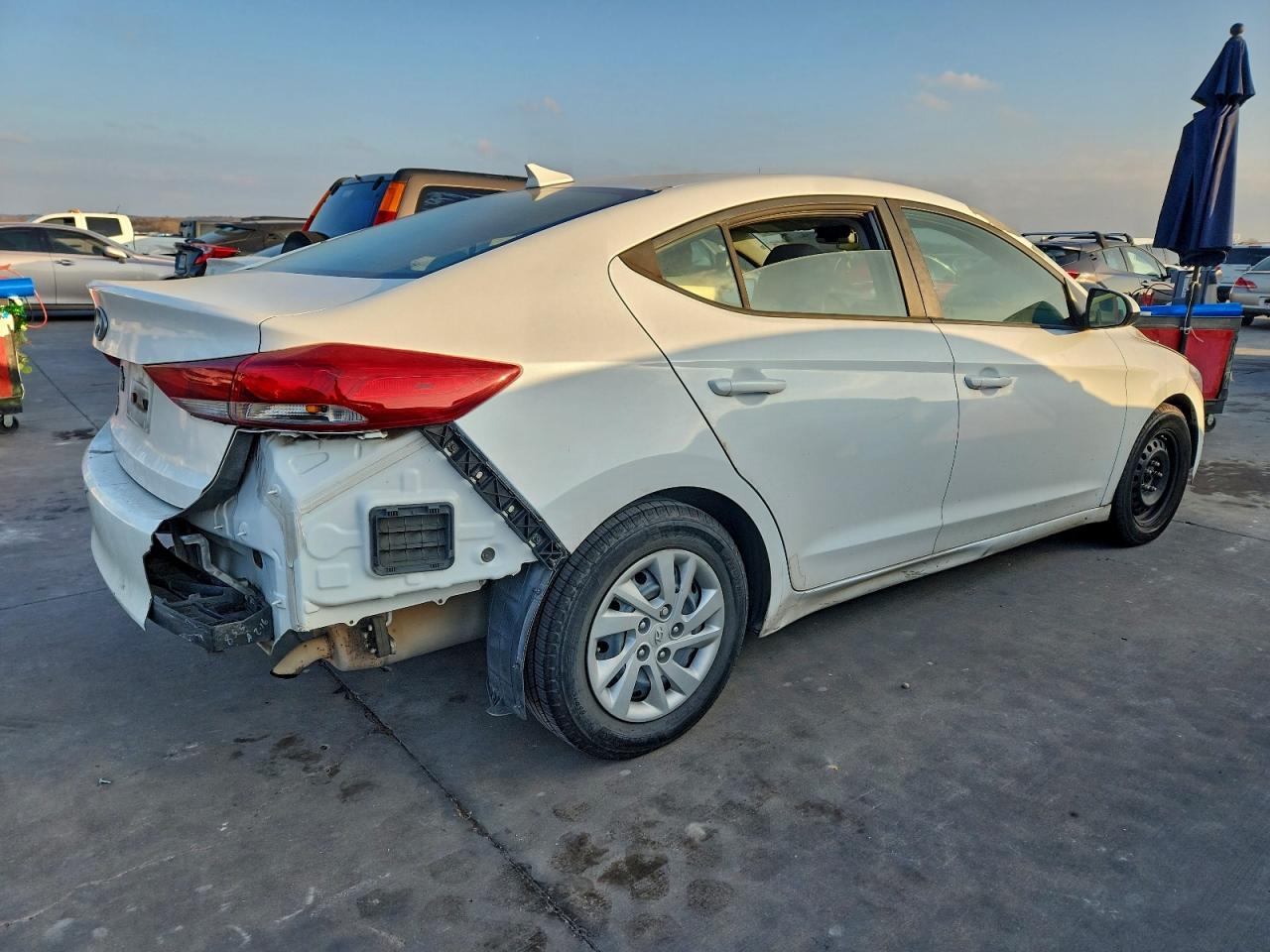 2017 HYUNDAI ELANTRA SE photo 3