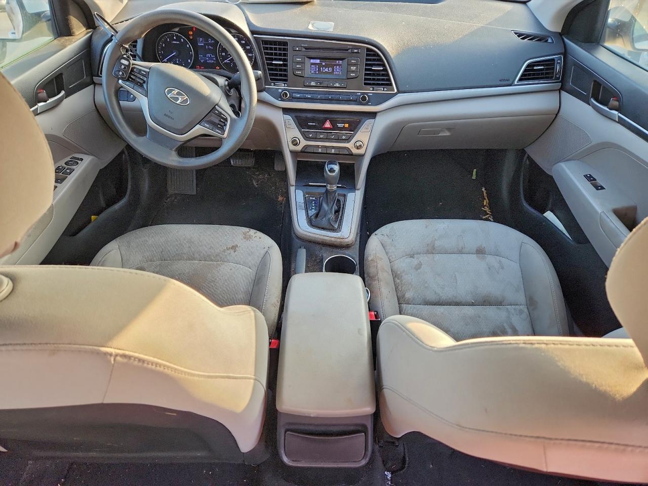 2017 HYUNDAI ELANTRA SE photo 8