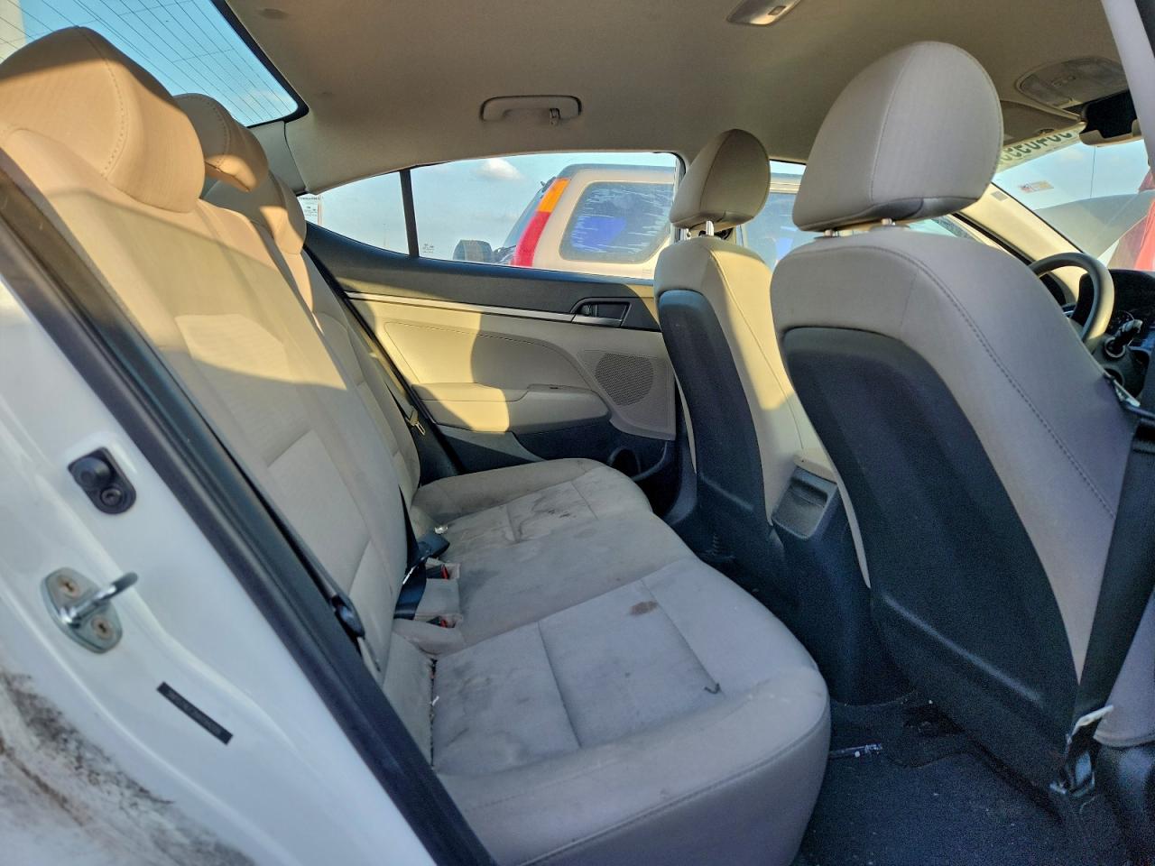 2017 HYUNDAI ELANTRA SE photo 10