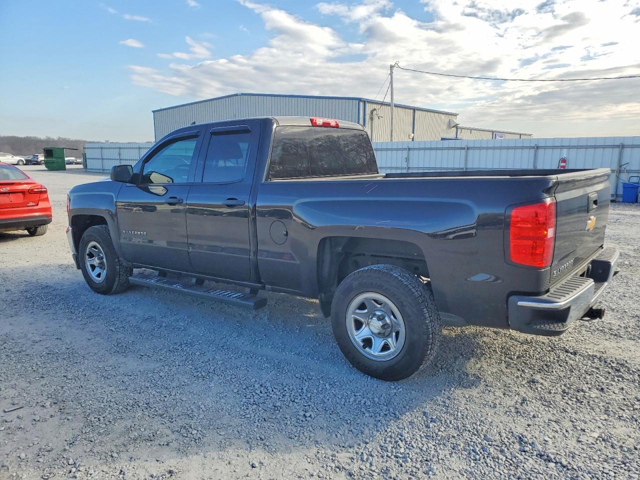 2017 CHEVROLET SILVERADO C1500 photo 2