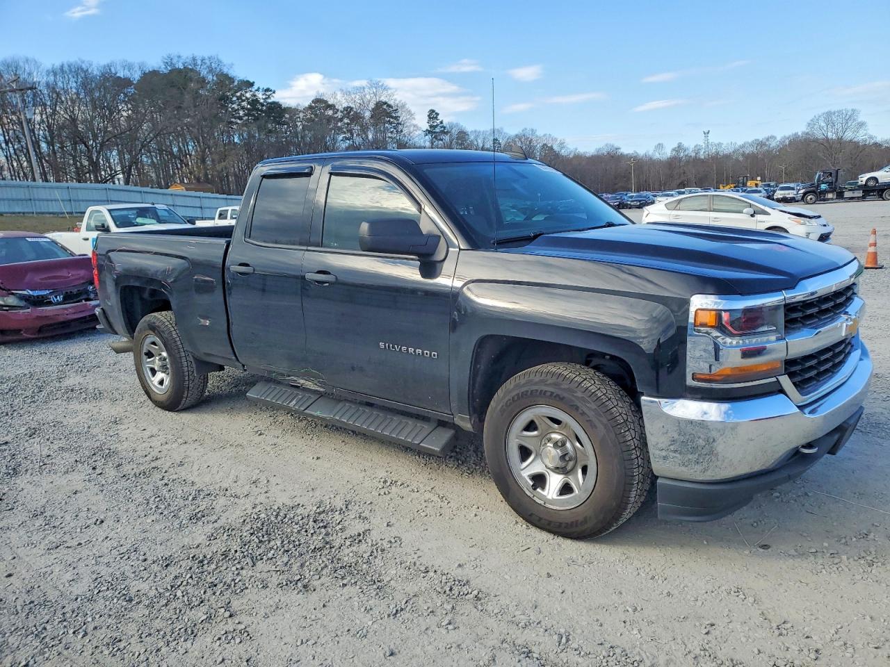 2017 CHEVROLET SILVERADO C1500 photo 4