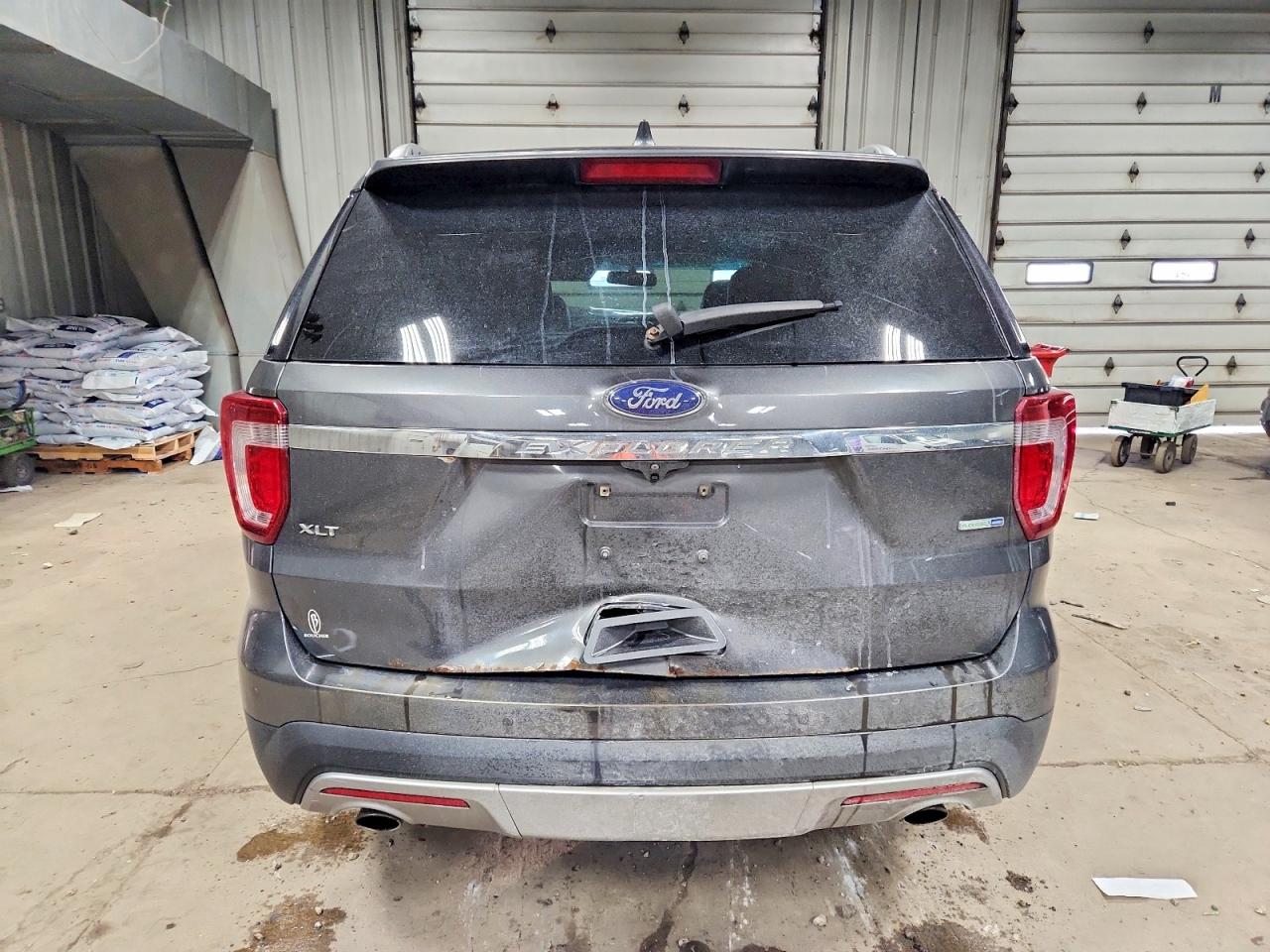 2016 FORD EXPLORER XLT photo 6