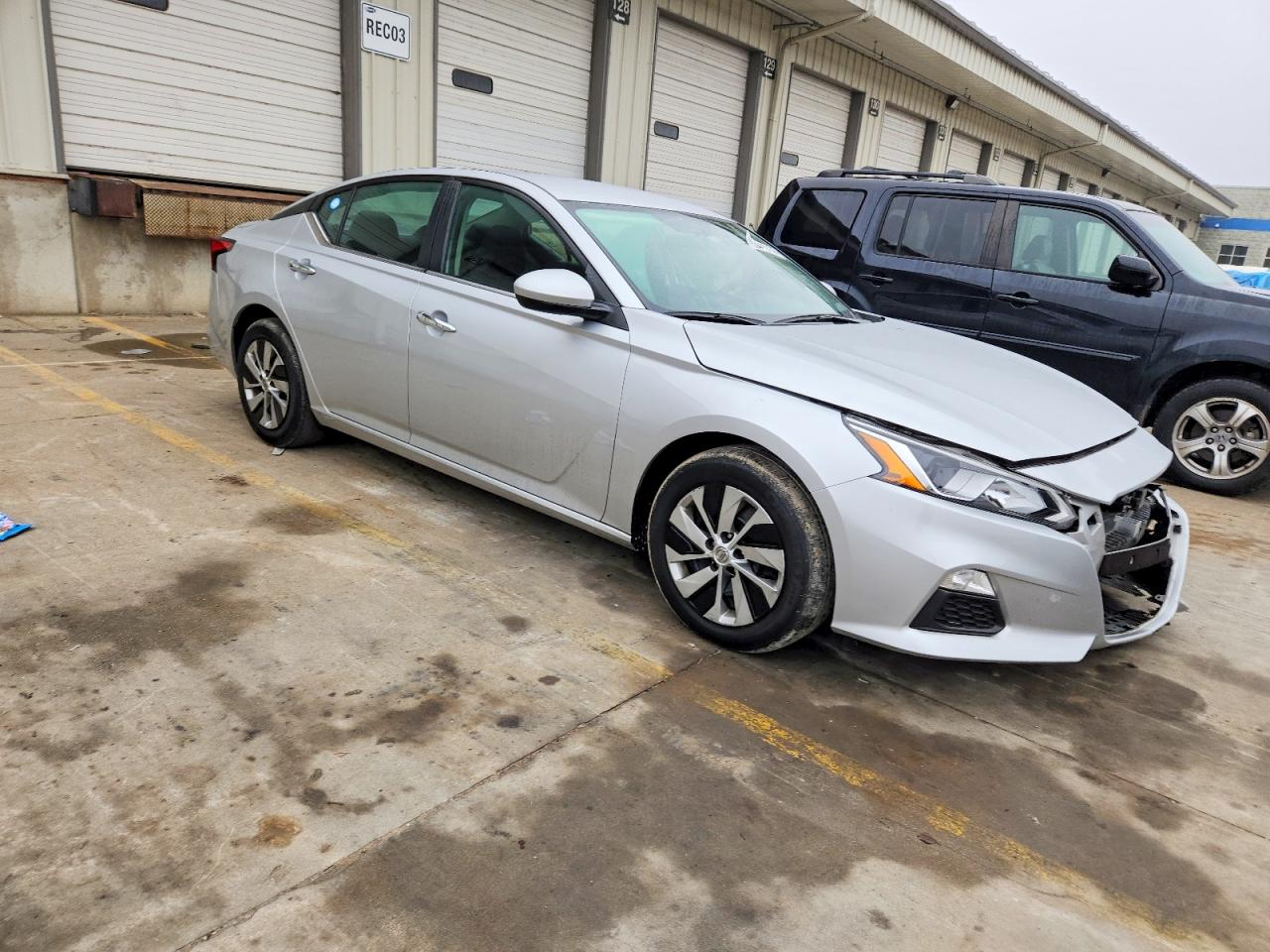 2019 NISSAN ALTIMA S photo 4
