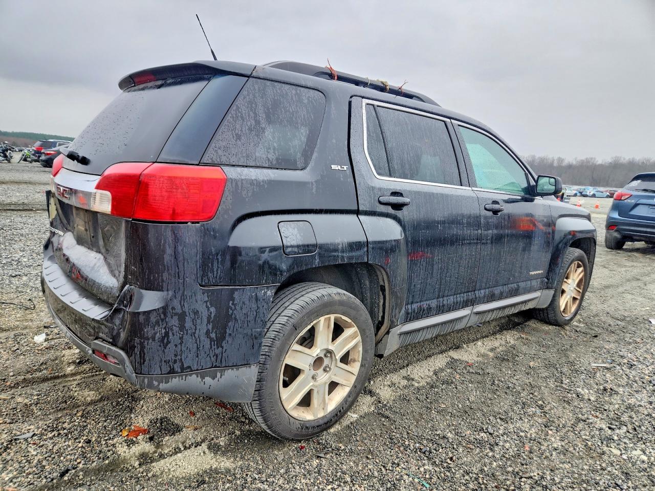 2012 GMC TERRAIN SLT photo 3
