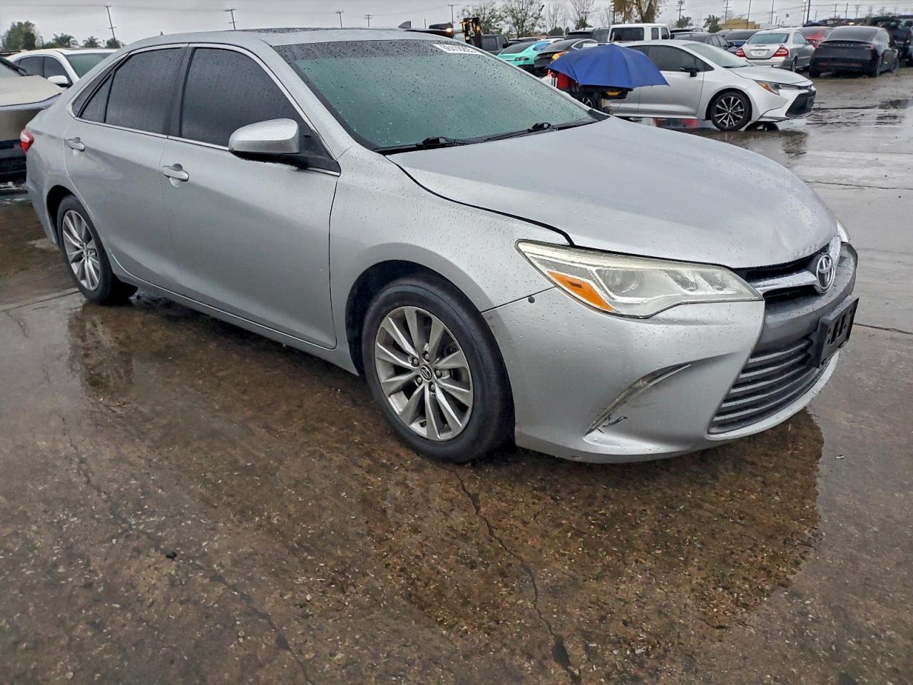 2015 TOYOTA CAMRY XSE photo 4